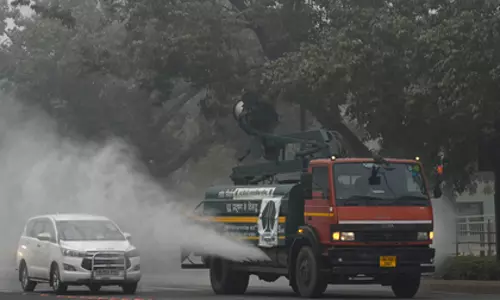 सड़क निर्माण, प्रदूषण से निपटने के लिए मिस्ट स्प्रे: दिल्ली की CM रेखा