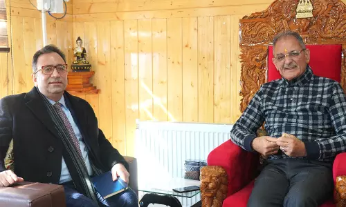 मुख्य सचिव नामित आशीष कुंद्रा ने Ladakh के उपराज्यपाल कविंदर गुप्ता से मुलाकात की