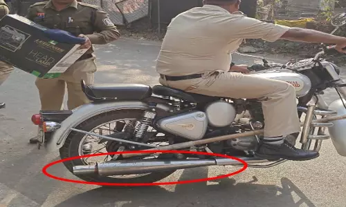 Raipur Breaking: सिविल लाइन थाने के पुलिसकर्मी की दबंगई ने खोली ‘डबल स्टैंडर्ड’ की पोल