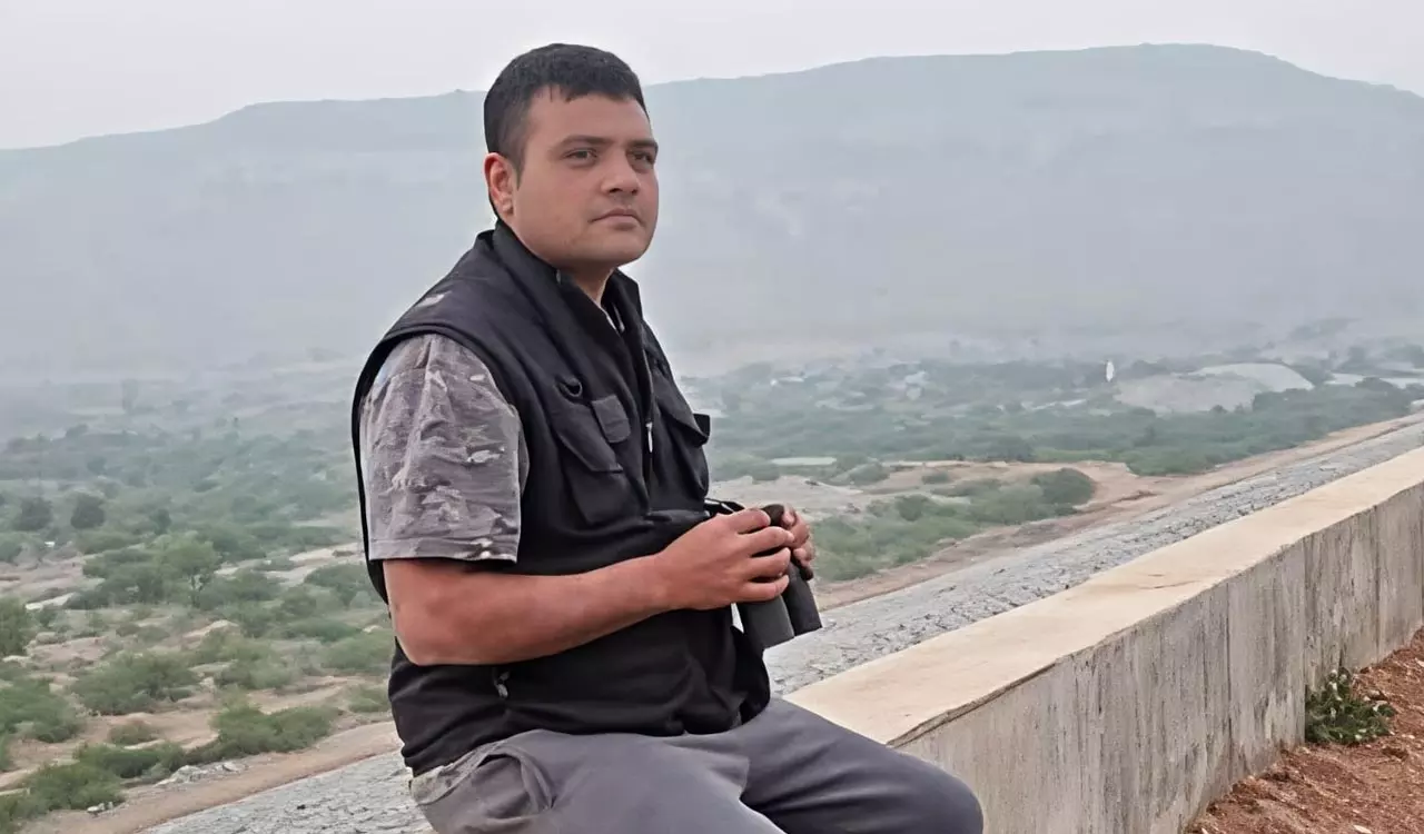 शहर के पक्षीविज्ञानी श्रीनिवास 400 पक्षियों के रिकॉर्ड के साथ एलीट ग्रुप में शामिल शहर के पक्षीविज्ञानी श्रीनिवास 400 पक्षियों के रिकॉर्ड के साथ एलीट ग्रुप में शामिल
