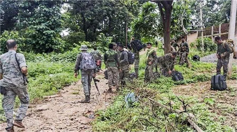 Jharkhand :TSPC गुट के भीतर खूनी संघर्ष, पूर्व टॉप कमांडर देवेंद्र गंझू समेत 2 की मौत Jharkhand :TSPC गुट के भीतर खूनी संघर्ष, पूर्व टॉप कमांडर देवेंद्र गंझू समेत 2 की मौत