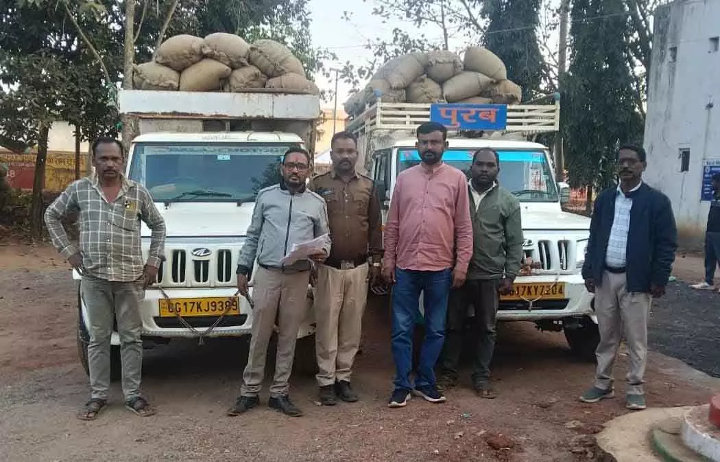 किसान के टोकन पर धान खपाते पकड़ाया व्यापारी किसान के टोकन पर धान खपाते पकड़ाया व्यापारी