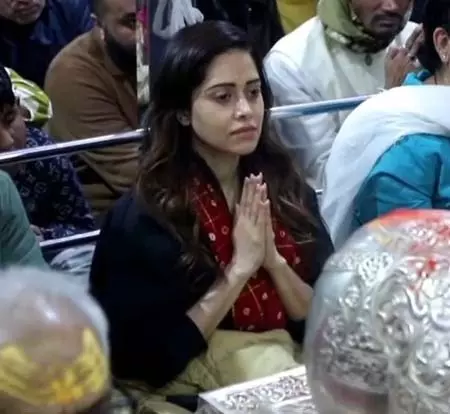 बाबा महाकाल के दरबार में नुसरत भरूचा ने टेका मत्था, भस्म आरती में हुईं शामिल बाबा महाकाल के दरबार में नुसरत भरूचा ने टेका मत्था, भस्म आरती में हुईं शामिल