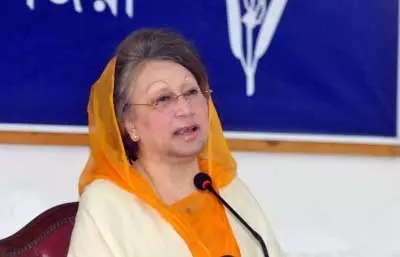 खालिदा जिया के निधन की वजह से मंगलवार को बीपीएल में खेले जाने वाले मैच स्थगित खालिदा जिया के निधन की वजह से मंगलवार को बीपीएल में खेले जाने वाले मैच स्थगित
