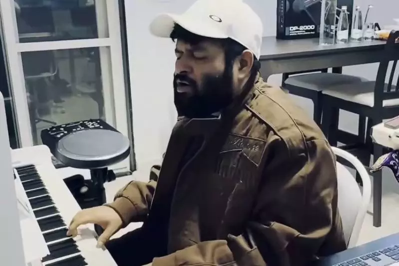 Thaman ने डेब्यू म्यूजिक डायरेक्टर से कहा: चिंता मत करो, मैं तुम्हें गाइड करूंगा! Thaman ने डेब्यू म्यूजिक डायरेक्टर से कहा: चिंता मत करो, मैं तुम्हें गाइड करूंगा!