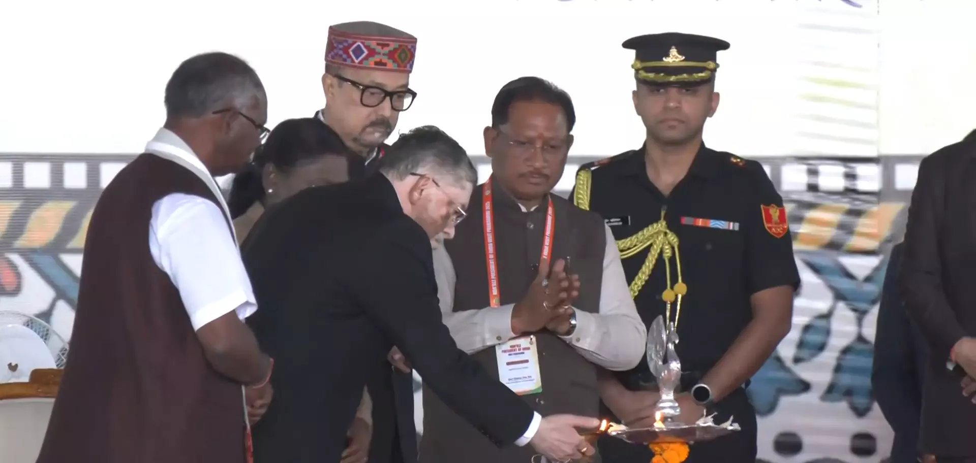 झारखंड पहुंचे CM साय अन्तर्राज्यीय जन सांस्कृतिक समागम समारोह में हुए शामिल झारखंड पहुंचे CM साय अन्तर्राज्यीय जन सांस्कृतिक समागम समारोह में हुए शामिल