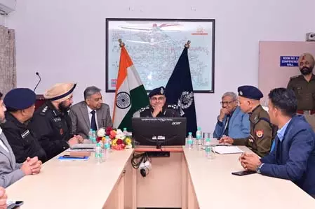नमो भारत रैपिड रेल की सुरक्षा को मिलेगी मजबूती, यूपी एसएसएफ को ट्रेन कर रही सीआईएसएफ नमो भारत रैपिड रेल की सुरक्षा को मिलेगी मजबूती, यूपी एसएसएफ को ट्रेन कर रही सीआईएसएफ
