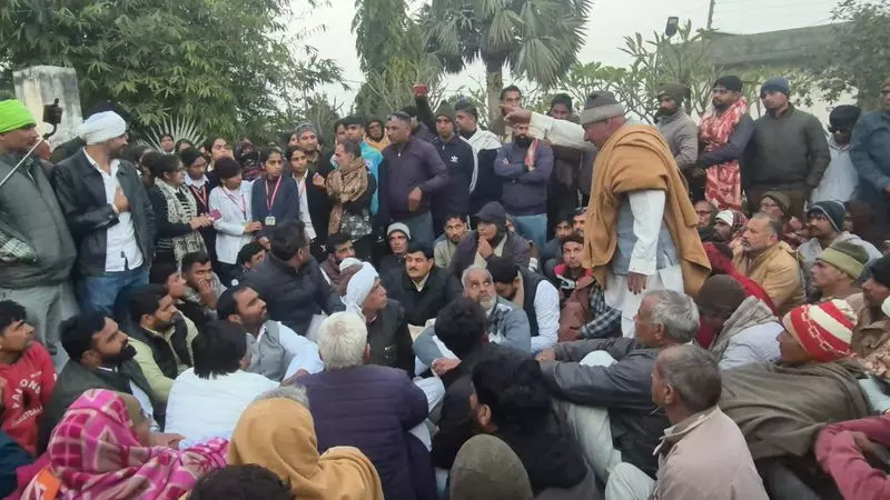 Nursing स्टूडेंट्स ने संघर्ष विराम तोड़ा, धरना फिर से शुरू किया Nursing स्टूडेंट्स ने संघर्ष विराम तोड़ा, धरना फिर से शुरू किया