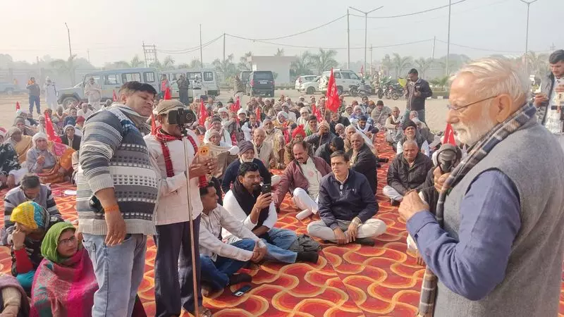 Haryana : किसान मजदूर पंचायत ने बरवाला मीटिंग में रोजी-रोटी के मुद्दे उठाए Haryana : किसान मजदूर पंचायत ने बरवाला मीटिंग में रोजी-रोटी के मुद्दे उठाए