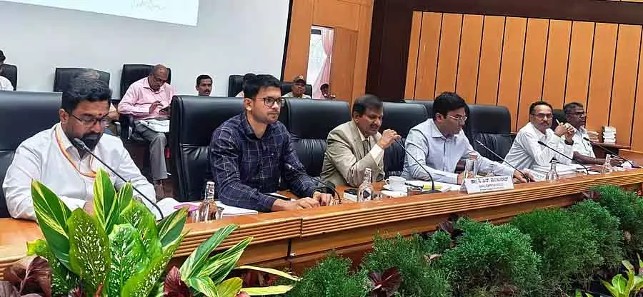 नैनो यूरिया के इस्तेमाल को बढ़ावा: MP Dr. C.N. Manjunath नैनो यूरिया के इस्तेमाल को बढ़ावा: MP Dr. C.N. Manjunath