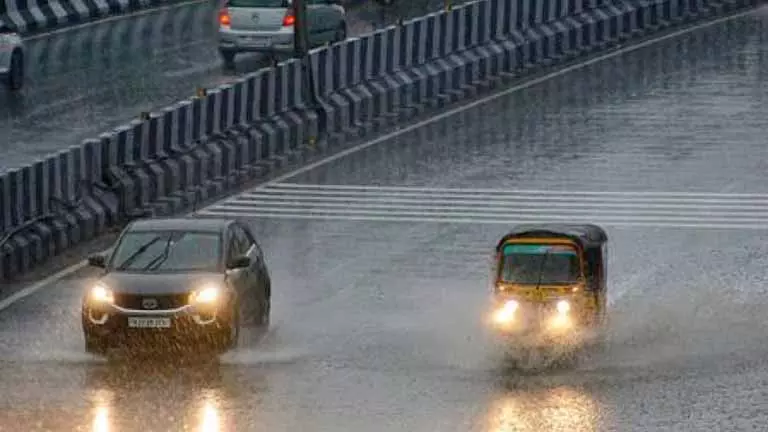 IMD ने TN के पश्चिमी घाट में बारिश का अनुमान लगाया, कुछ हिस्सों में कोहरा छाए रहने की संभावना IMD ने TN के पश्चिमी घाट में बारिश का अनुमान लगाया, कुछ हिस्सों में कोहरा छाए रहने की संभावना