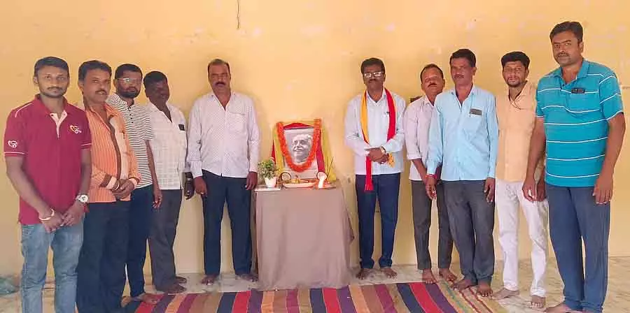 Kodigenahalli : कुवेम्पु, जिन्होंने सार्वभौमिक मानवता का संदेश फैलाया Kodigenahalli : कुवेम्पु, जिन्होंने सार्वभौमिक मानवता का संदेश फैलाया