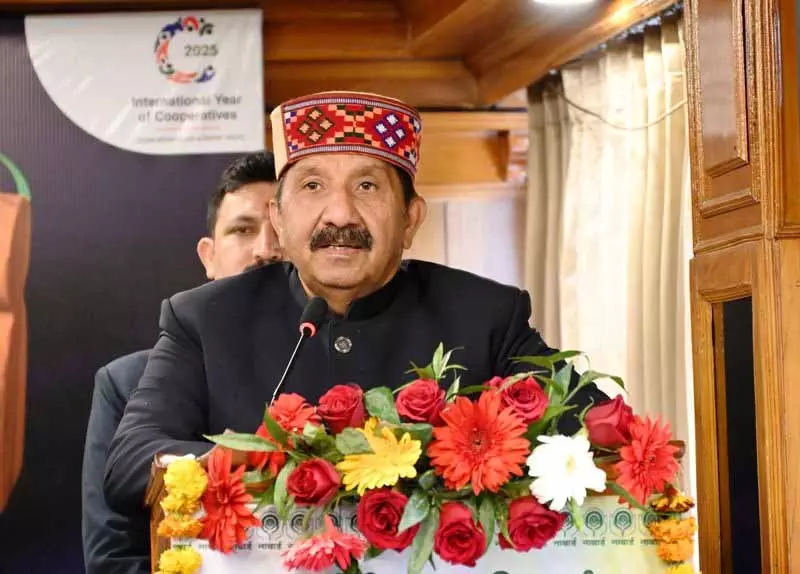 Deputy CM ने कोऑपरेटिव बैंकों से कहा, निवेशकों का भरोसा न तोड़ें Deputy CM ने कोऑपरेटिव बैंकों से कहा, निवेशकों का भरोसा न तोड़ें