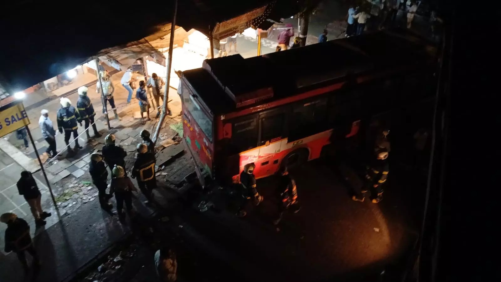 Mumbai: बस से कुचलने का मामला, 4 मौतों के बाद आर्थिक सहायता घोषित Mumbai: बस से कुचलने का मामला, 4 मौतों के बाद आर्थिक सहायता घोषित