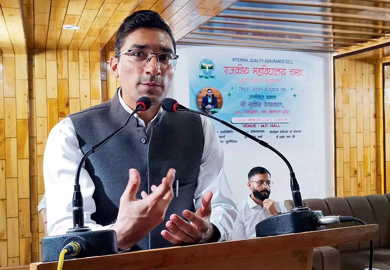 DC ने अधिकारियों को फॉरेस्ट एक्ट से जुड़े मामलों को जल्द से जल्द निपटाने का निर्देश दिया DC ने अधिकारियों को फॉरेस्ट एक्ट से जुड़े मामलों को जल्द से जल्द निपटाने का निर्देश दिया