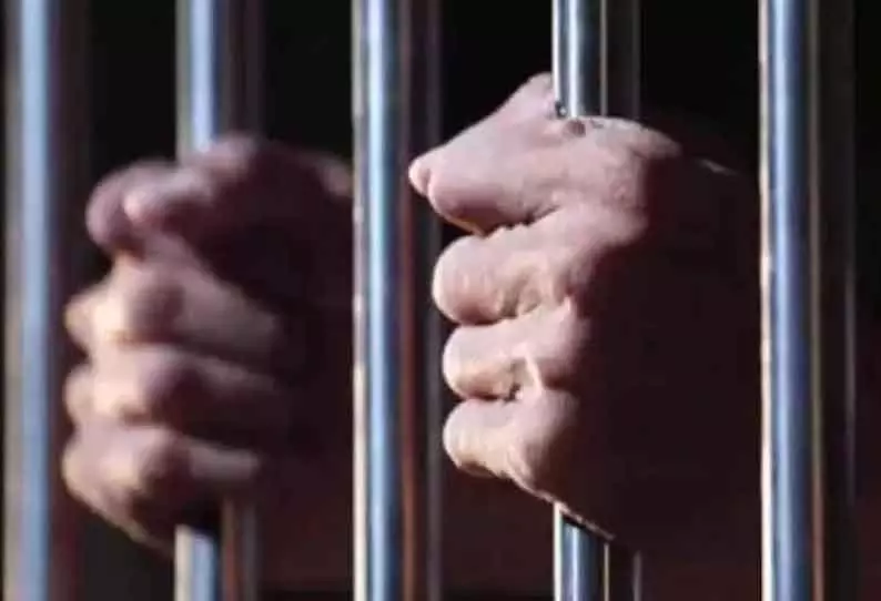 क्राइम ब्रांच की बड़ी सफलता, हत्या के प्रयास और एनडीपीएस मामले में वांछित शातिर गिरफ्तार क्राइम ब्रांच की बड़ी सफलता, हत्या के प्रयास और एनडीपीएस मामले में वांछित शातिर गिरफ्तार