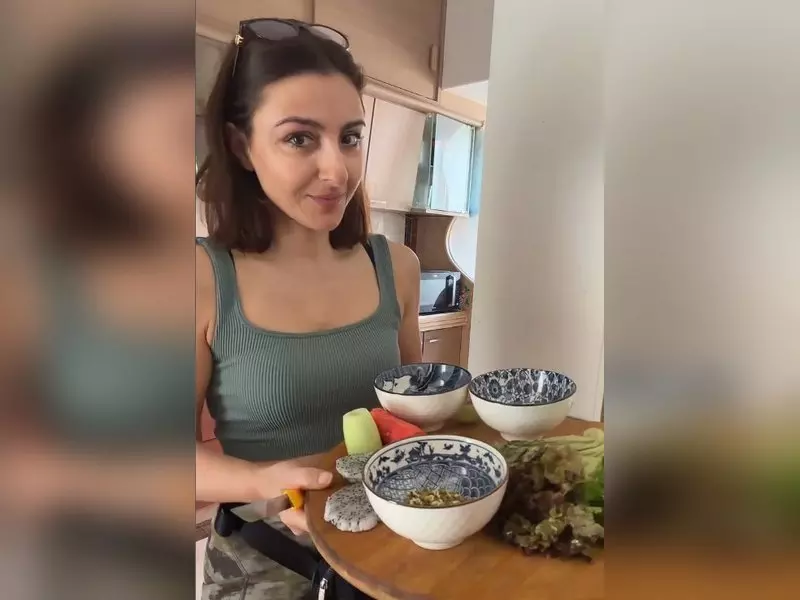 Soha अली खान ने सुबह पीने वाले ग्रीन जूस की रेसिपी शेयर की Soha अली खान ने सुबह पीने वाले ग्रीन जूस की रेसिपी शेयर की