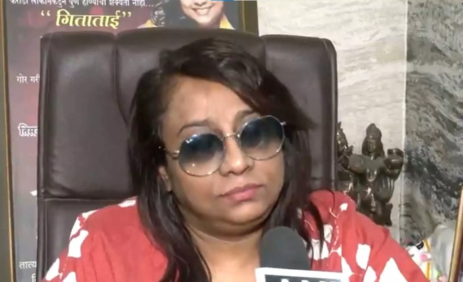 BMC चुनाव: गैंगस्टर से नेता बने अरुण गावली की बेटी को बायकुला से जीतने का पूरा भरोसा BMC चुनाव: गैंगस्टर से नेता बने अरुण गावली की बेटी को बायकुला से जीतने का पूरा भरोसा