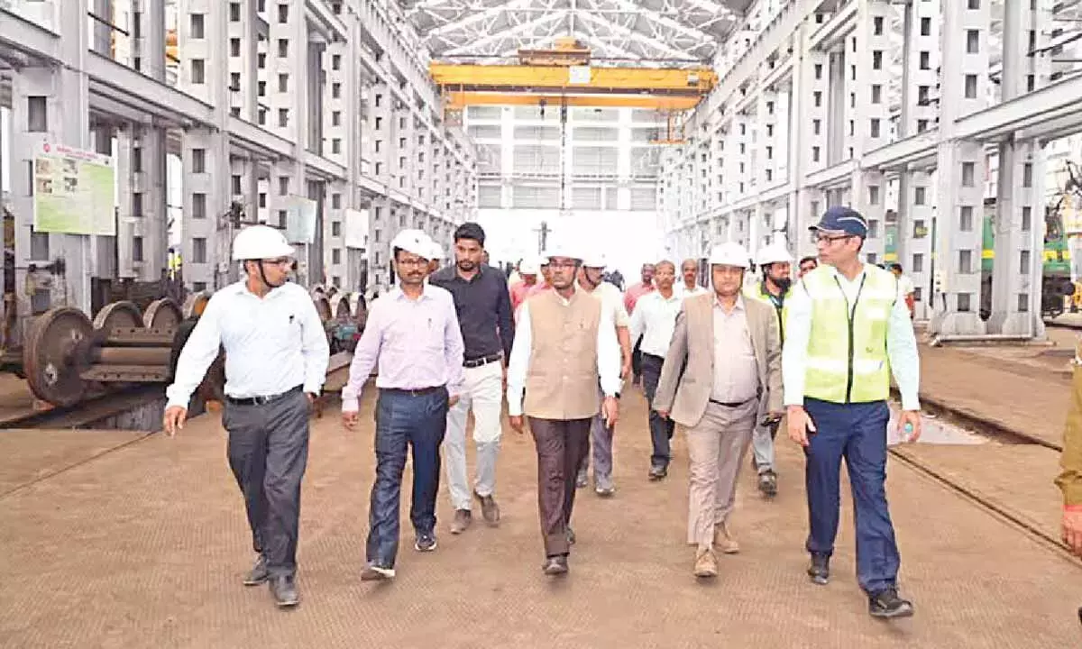 GM ECoR ने विजाग में व्यापक निरीक्षण किया GM ECoR ने विजाग में व्यापक निरीक्षण किया