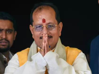 Bihar: डिप्टी सीएम की कार्रवाई के बाद राजस्व विभाग में डर का माहौल Bihar: डिप्टी सीएम की कार्रवाई के बाद राजस्व विभाग में डर का माहौल