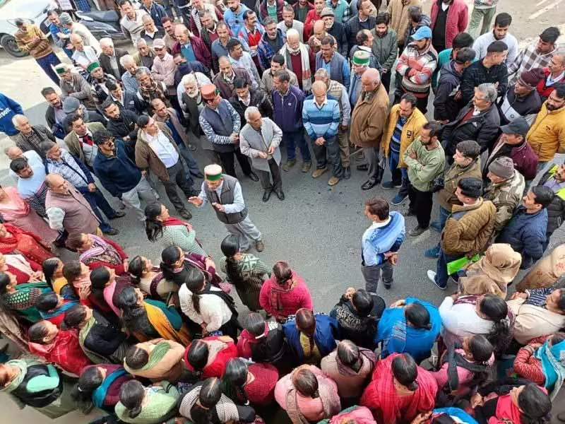 Himachal: भूमि अधिग्रहण पर जन सुनवाई में 500 ग्रामीण शामिल हुए Himachal: भूमि अधिग्रहण पर जन सुनवाई में 500 ग्रामीण शामिल हुए