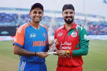 टी20 वर्ल्ड कप के लिए ओमान की 15 सदस्यीय टीम घोषित, जतिंदर सिंह को मिली कमान टी20 वर्ल्ड कप के लिए ओमान की 15 सदस्यीय टीम घोषित, जतिंदर सिंह को मिली कमान