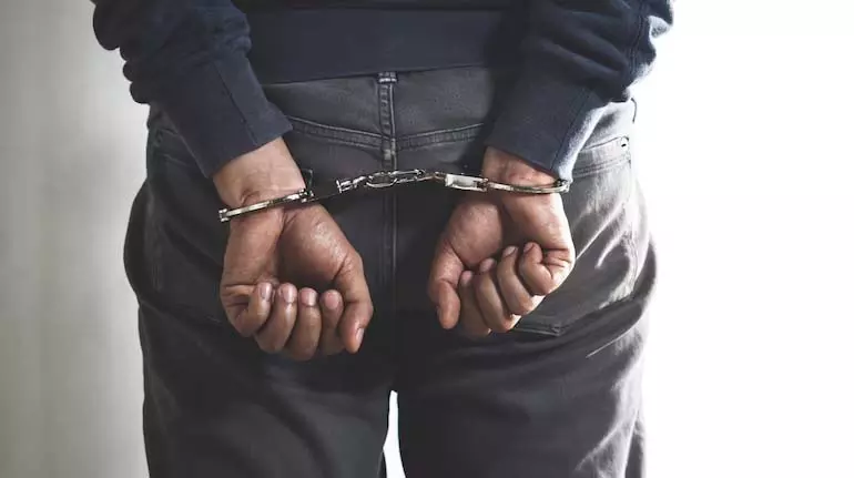 Kerala के पादरी को यौन उत्पीड़न के आरोप में कनाडा में गिरफ्तार किया गया, मंत्रालय से हटाया गया Kerala के पादरी को यौन उत्पीड़न के आरोप में कनाडा में गिरफ्तार किया गया, मंत्रालय से हटाया गया