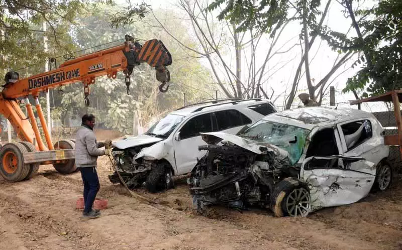 Chandigarh: देर रात हुए हादसे में 22 साल के युवक की मौत Chandigarh: देर रात हुए हादसे में 22 साल के युवक की मौत