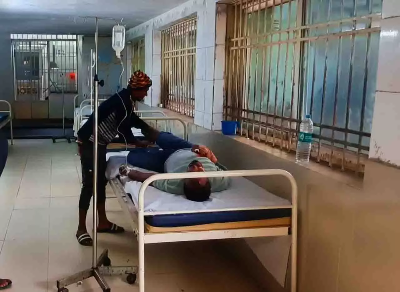 गर्लफ्रेंड के शादी से इनकार करने पर Odisha के युवक ने ज़हर खा लिया गर्लफ्रेंड के शादी से इनकार करने पर Odisha के युवक ने ज़हर खा लिया