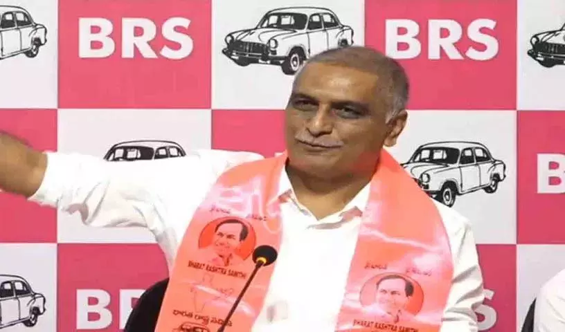 Harish Rao ने बयान बदलने के लिए सीएम रेवंत रेड्डी की आलोचना की Harish Rao ने बयान बदलने के लिए सीएम रेवंत रेड्डी की आलोचना की