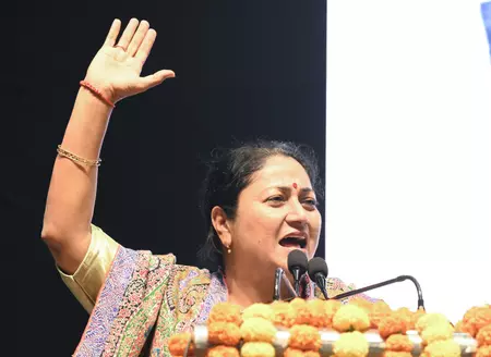 सड़क निर्माण और मिस्ट स्प्रे सिस्टम से प्रदूषण पर दोहरा प्रहार: सीएम रेखा गुप्ता सड़क निर्माण और मिस्ट स्प्रे सिस्टम से प्रदूषण पर दोहरा प्रहार: सीएम रेखा गुप्ता