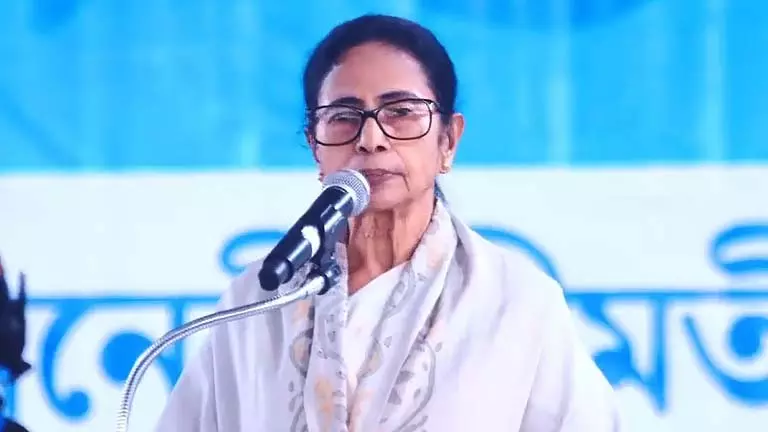 Mamata ने शाह पर निशाना साधा: घुसपैठिए सिर्फ़ बंगाल में हैं? क्या आपने पहलगाम पर हमला किया? Mamata ने शाह पर निशाना साधा: घुसपैठिए सिर्फ़ बंगाल में हैं? क्या आपने पहलगाम पर हमला किया?