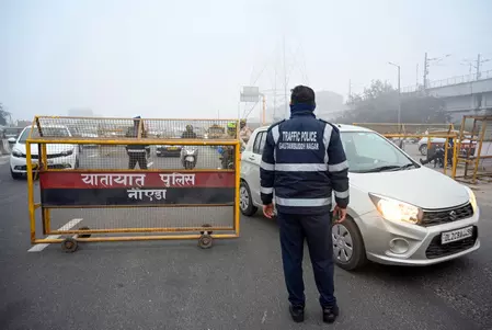 नववर्ष: दिल्ली के कई क्षेत्रों में गाड़ियों की एंट्री पर रहेगी रोक, पुलिस ने जारी की एडवाइजरी नववर्ष: दिल्ली के कई क्षेत्रों में गाड़ियों की एंट्री पर रहेगी रोक, पुलिस ने जारी की एडवाइजरी
