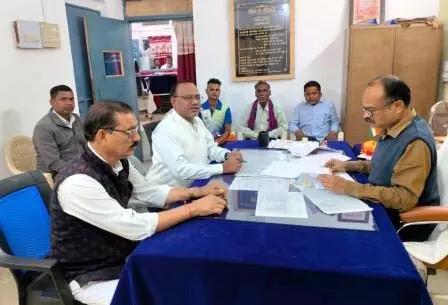 निर्वाचन रजिस्ट्रीकरण अधिकारियों ने ली मान्यता प्राप्त राजनैतिक दलोें की बैठक निर्वाचन रजिस्ट्रीकरण अधिकारियों ने ली मान्यता प्राप्त राजनैतिक दलोें की बैठक