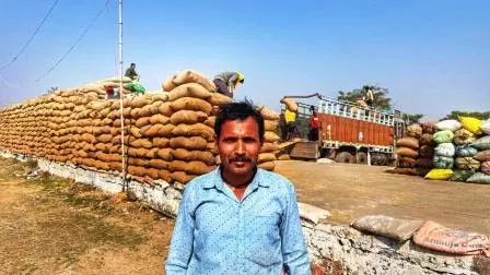 धान खरीदी तिहार किसानों के लिए खुशियों और राहत की सौगात धान खरीदी तिहार किसानों के लिए खुशियों और राहत की सौगात