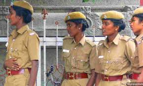 Meerut में कपल के साथ बदसलूकी के बाद महिला SI को पुलिस लाइन अटैच किया गया