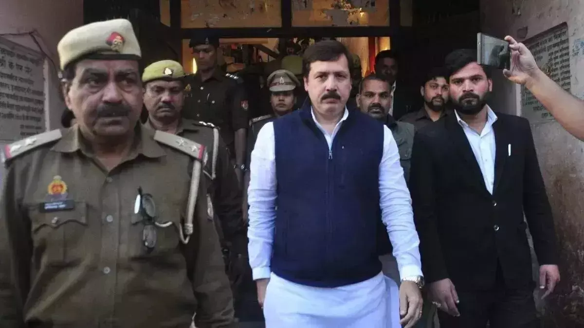 Lucknow: पूर्व सांसद धनंजय सिंह और अन्य के खिलाफ जमीन हड़पने के मामले में एफआईआर दर्ज की