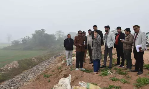 Kaithal DC ने बाढ़ संभावित इलाकों का निरीक्षण किया, प्रोजेक्ट्स के रोडमैप की समीक्षा की