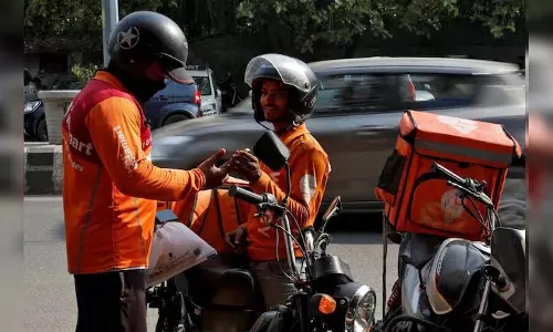 गिग वर्कर्स ने किया राष्ट्रव्यापी हड़ताल का ऐलान, डिलीवरी सेवाएं प्रभावित होने की आशंका