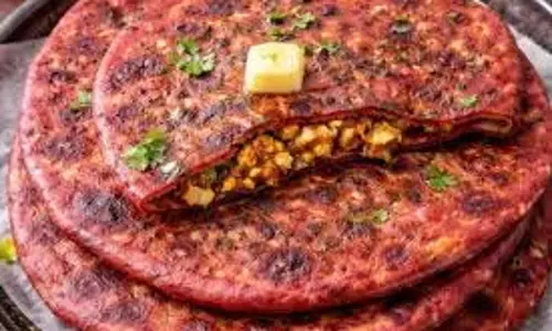 Beetroot Paneer Paratha: ब्रेकफास्ट में तैयार करें बीटरूट पनीर पराठा Beetroot Paneer Paratha: ब्रेकफास्ट में तैयार करें बीटरूट पनीर पराठा