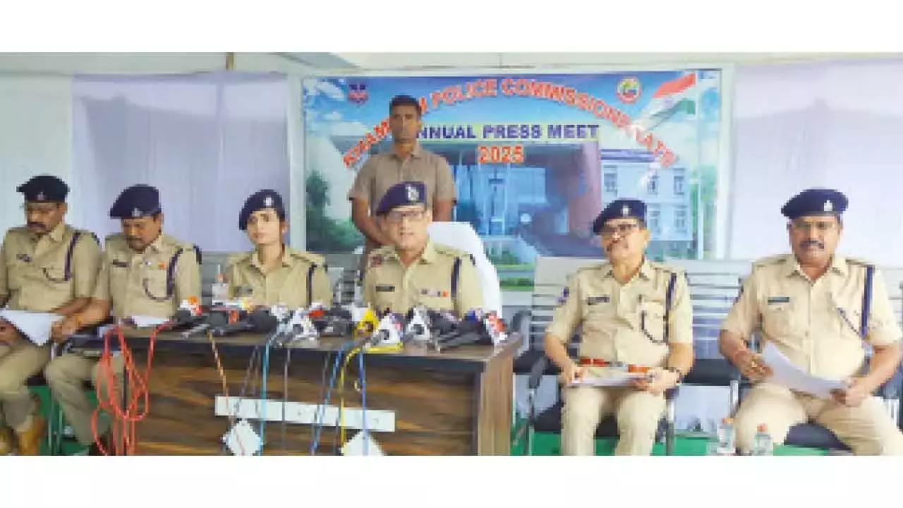 Telangana: पुलिस कमिश्नरेट की रिपोर्ट के मुताबिक बड़े अपराधों में कमी आई Telangana: पुलिस कमिश्नरेट की रिपोर्ट के मुताबिक बड़े अपराधों में कमी आई