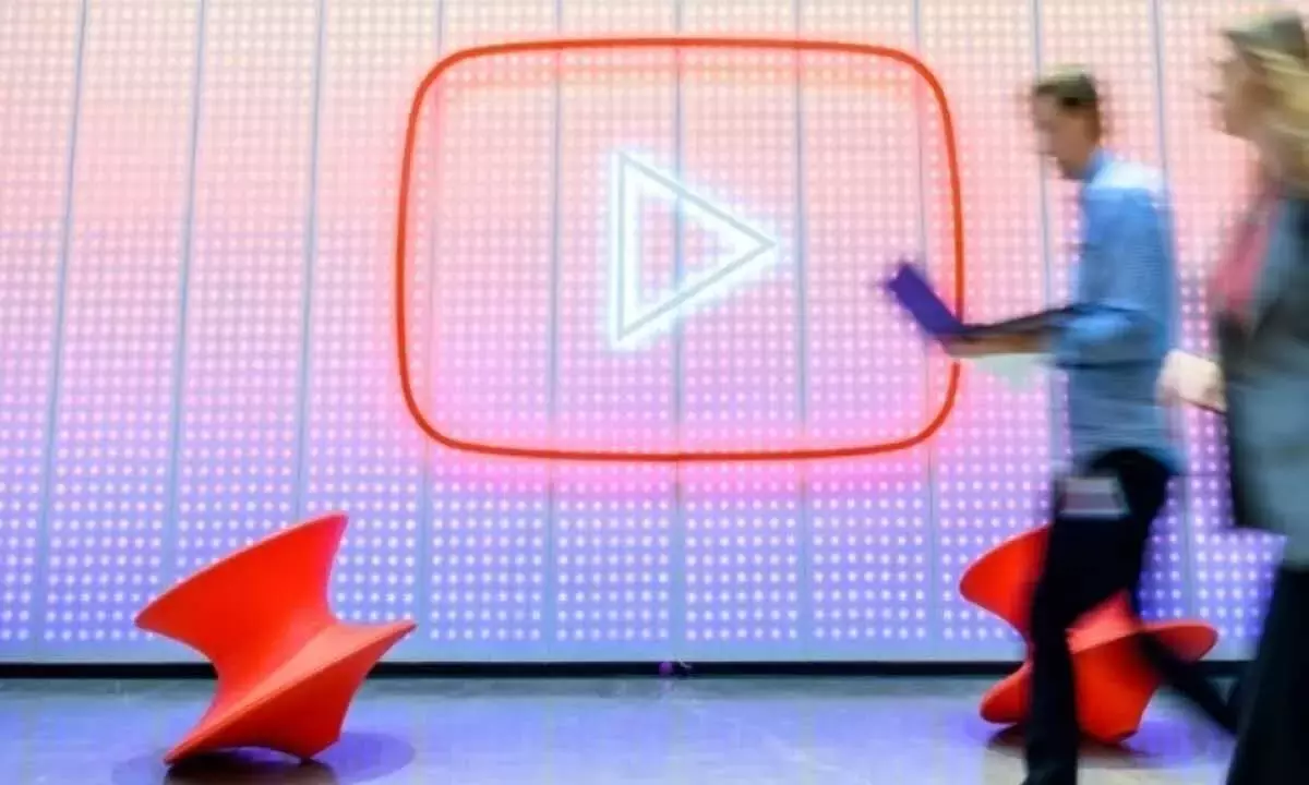 YouTube पर AI ‘स्लॉप’ चैनल कार्रवाई के बावजूद फल-फूल रहे हैं, भारतीय चैनल ‘बंदर अपना दोस्त’ सबसे आगे YouTube पर AI ‘स्लॉप’ चैनल कार्रवाई के बावजूद फल-फूल रहे हैं, भारतीय चैनल ‘बंदर अपना दोस्त’ सबसे आगे