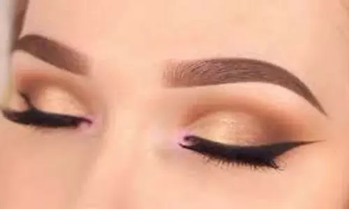 Beauty Tips : जानिए पतली आईब्रो पर पेंसिल लगाने का सही तरीका, चेहरे को मिलेगा नया लुक Beauty Tips : जानिए पतली आईब्रो पर पेंसिल लगाने का सही तरीका, चेहरे को मिलेगा नया लुक