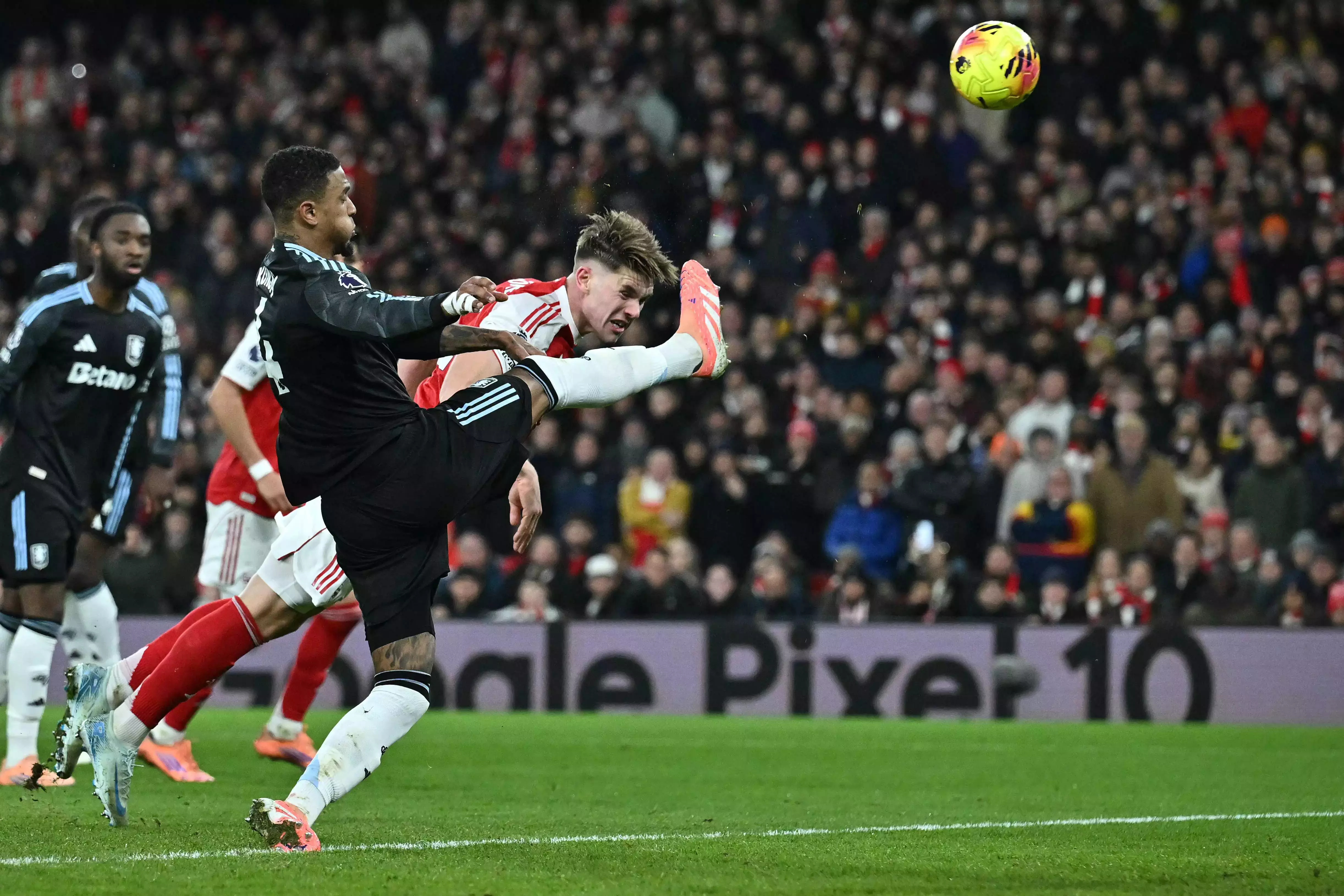 Arsenal ने विला की जीत का सिलसिला तोड़ा, मैन यूनाइटेड, चेल्सी लड़खड़ाए Arsenal ने विला की जीत का सिलसिला तोड़ा, मैन यूनाइटेड, चेल्सी लड़खड़ाए