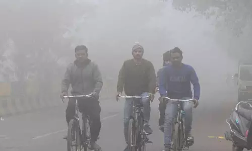 घने कोहरे और गंभीर वायु प्रदूषण ने दिल्ली-NCR में जनजीवन अस्त-व्यस्त कर दिया है
