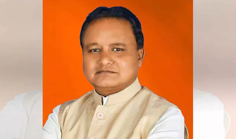 Odisha: CM ‘राक्षस राजा के दरबार’ में पेश, बरगढ़ में सरकारी प्रोजेक्ट्स के बारे में... Odisha: CM ‘राक्षस राजा के दरबार’ में पेश, बरगढ़ में सरकारी प्रोजेक्ट्स के बारे में...