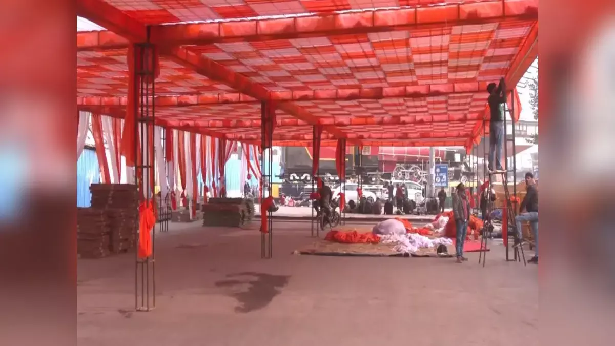 CCTV : भारतीय रेलवे ने वाराणसी में नए साल की भीड़ के लिए बड़े प्लान बनाए CCTV : भारतीय रेलवे ने वाराणसी में नए साल की भीड़ के लिए बड़े प्लान बनाए