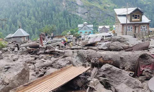 Jammu: 2025 में प्राकृतिक आपदाओं ने क्षेत्र में फैलाया कहर Jammu: 2025 में प्राकृतिक आपदाओं ने क्षेत्र में फैलाया कहर