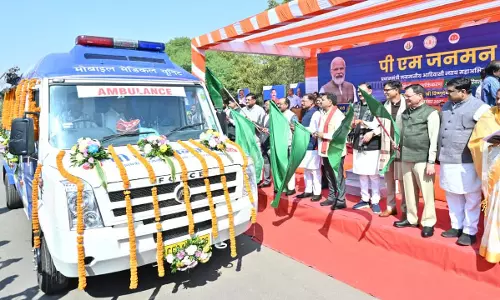 CM साय ने 57 पीएम जनमन मोबाइल मेडिकल यूनिट्स को दिखाई हरी झंडी