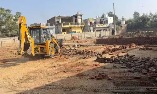 Ludhiana: 3 निर्माणाधीन अवैध कॉलोनियों को गिराया गया Ludhiana: 3 निर्माणाधीन अवैध कॉलोनियों को गिराया गया